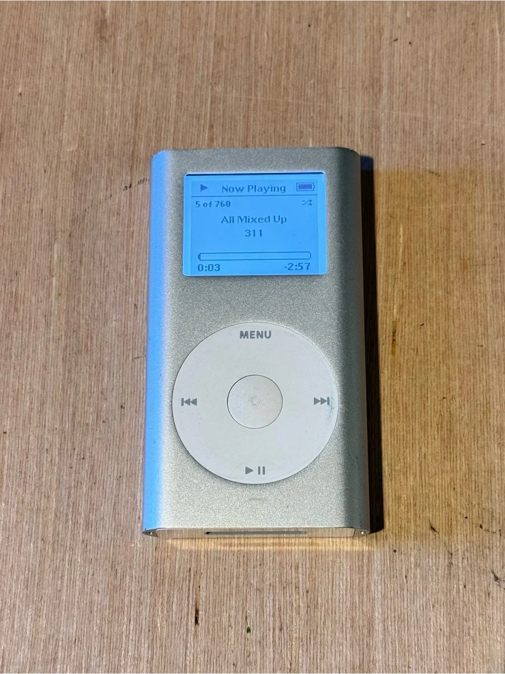 iPod Mini 1st Gen Model:A1051 4GB Silver Tested Good w/760 Song Read Info Below!